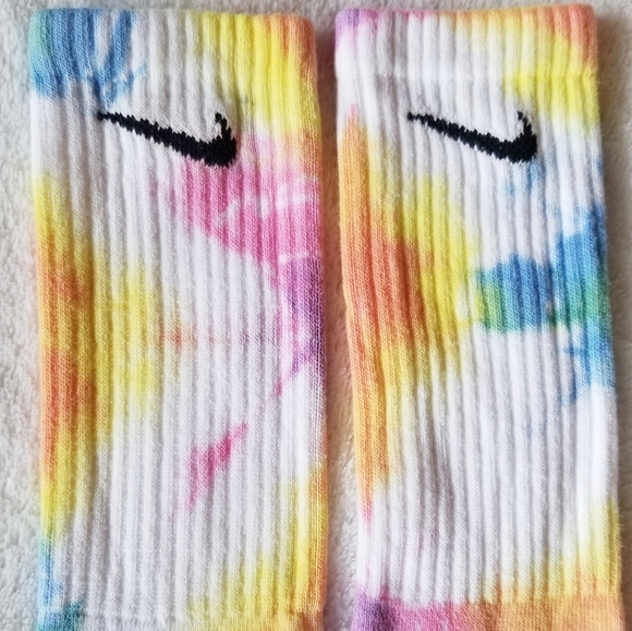 NIKE Tie Dye Rainbow Socks Womens S - Picture 2 of 3